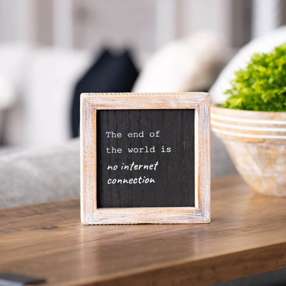 Reversible Autocorrect and No Internet Sign