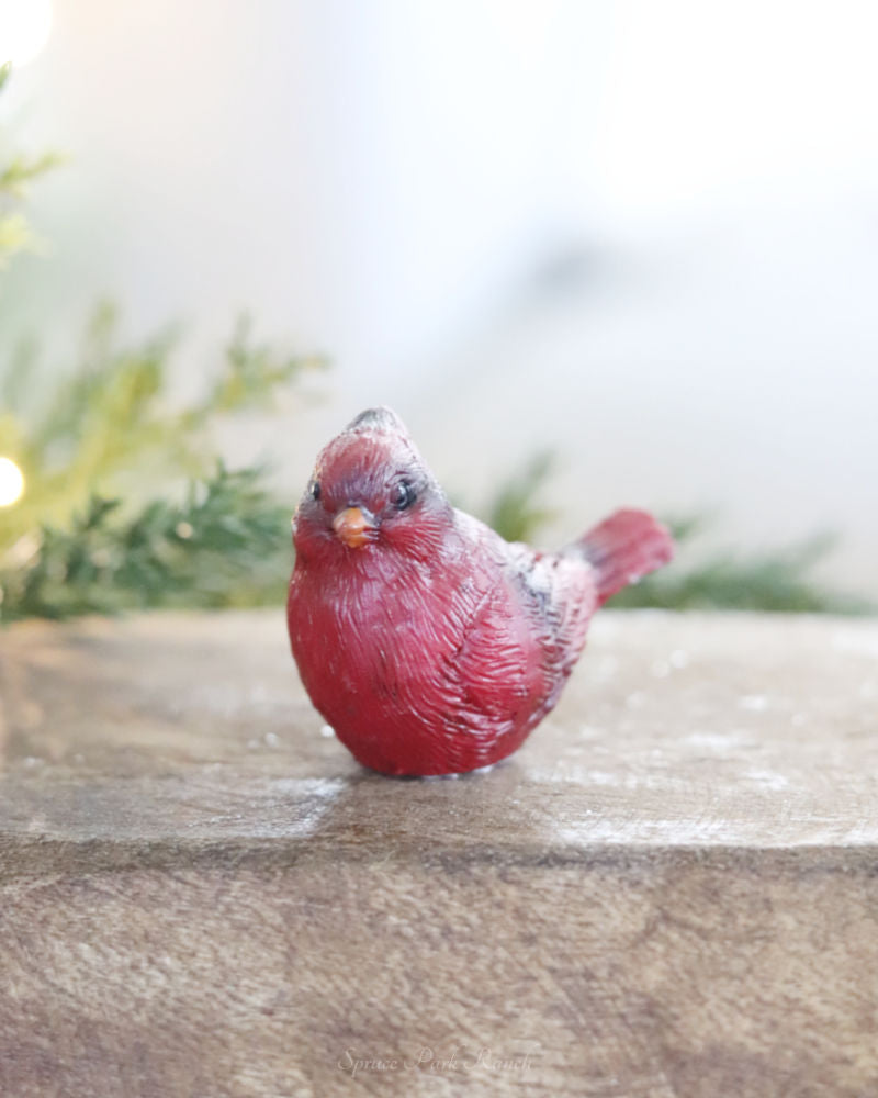 Resin Mini Cardinal