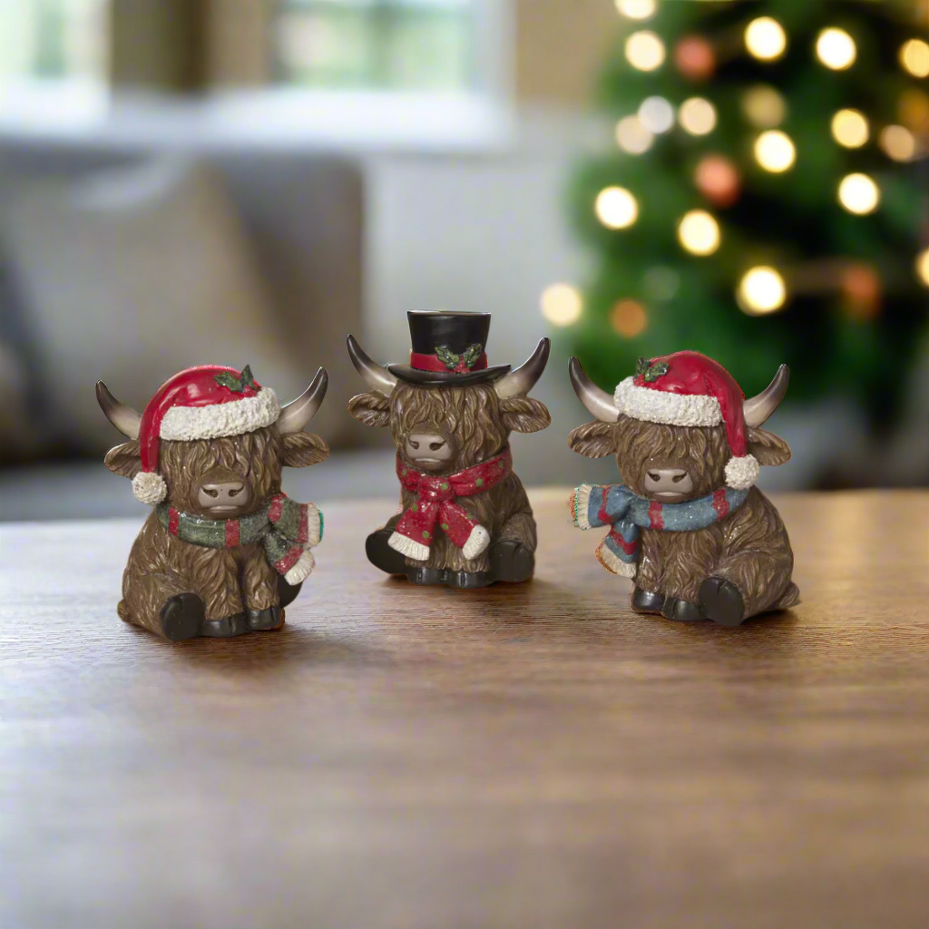 Holiday Highland Cow in Scarf