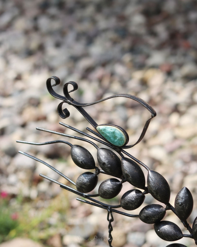 Leaf Garden Stake With Bell