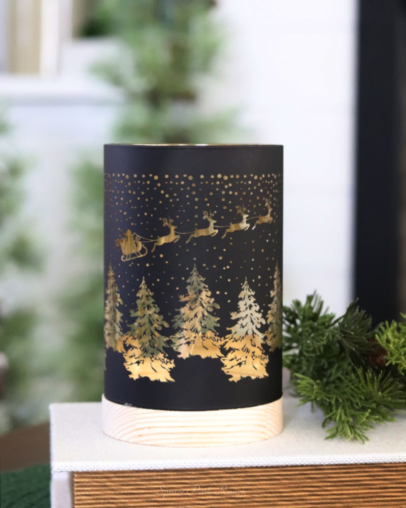 Lighted Glass Christmas Sleigh Design Lantern Black