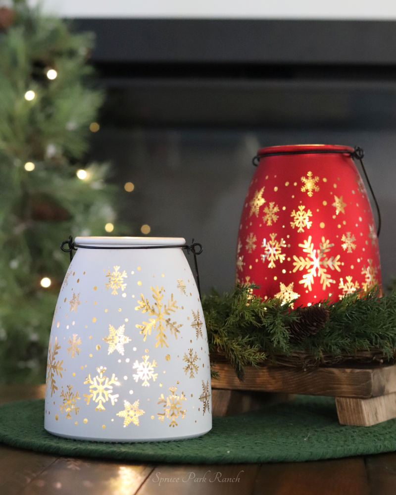 Lighted Glass Snowflake Design Lantern