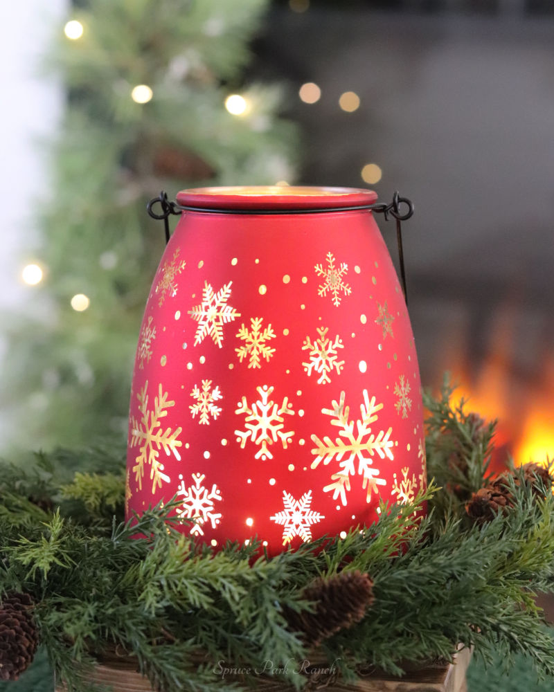 Lighted Glass Snowflake Design Lantern