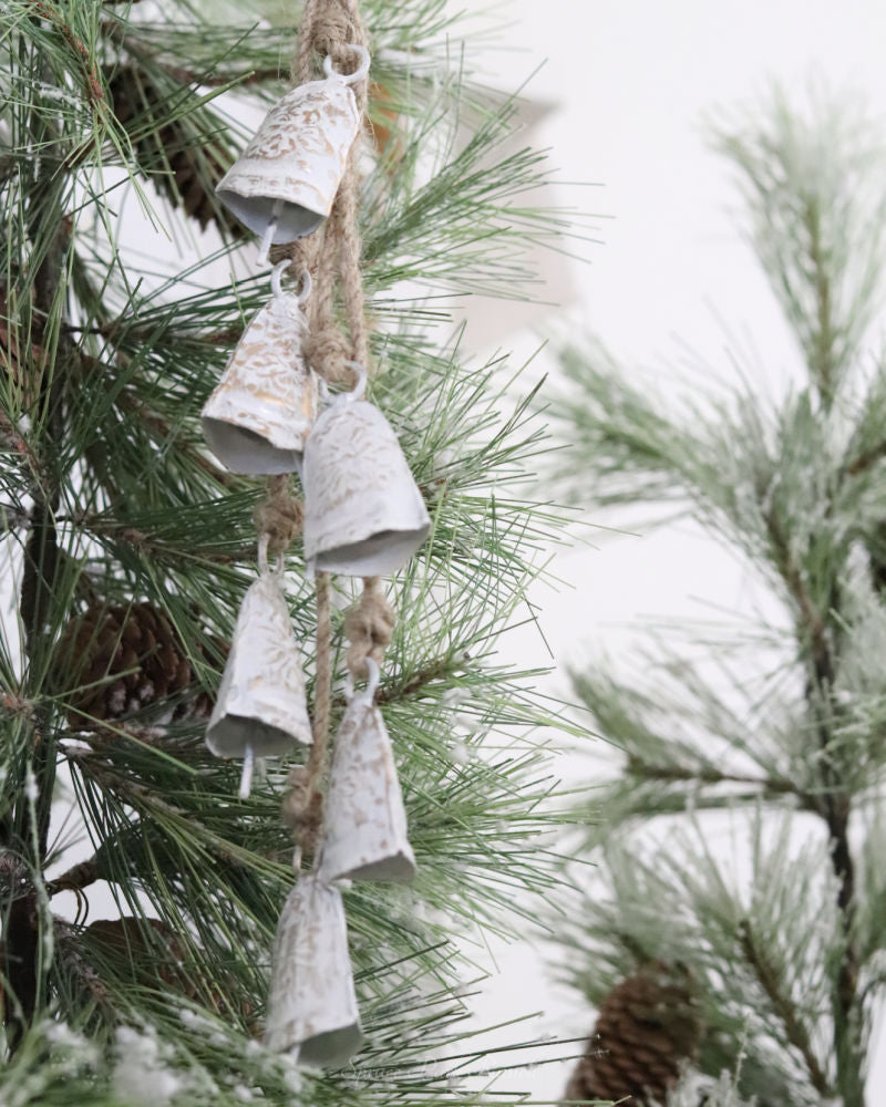Balsam Bell and Jute Rope Cluster White