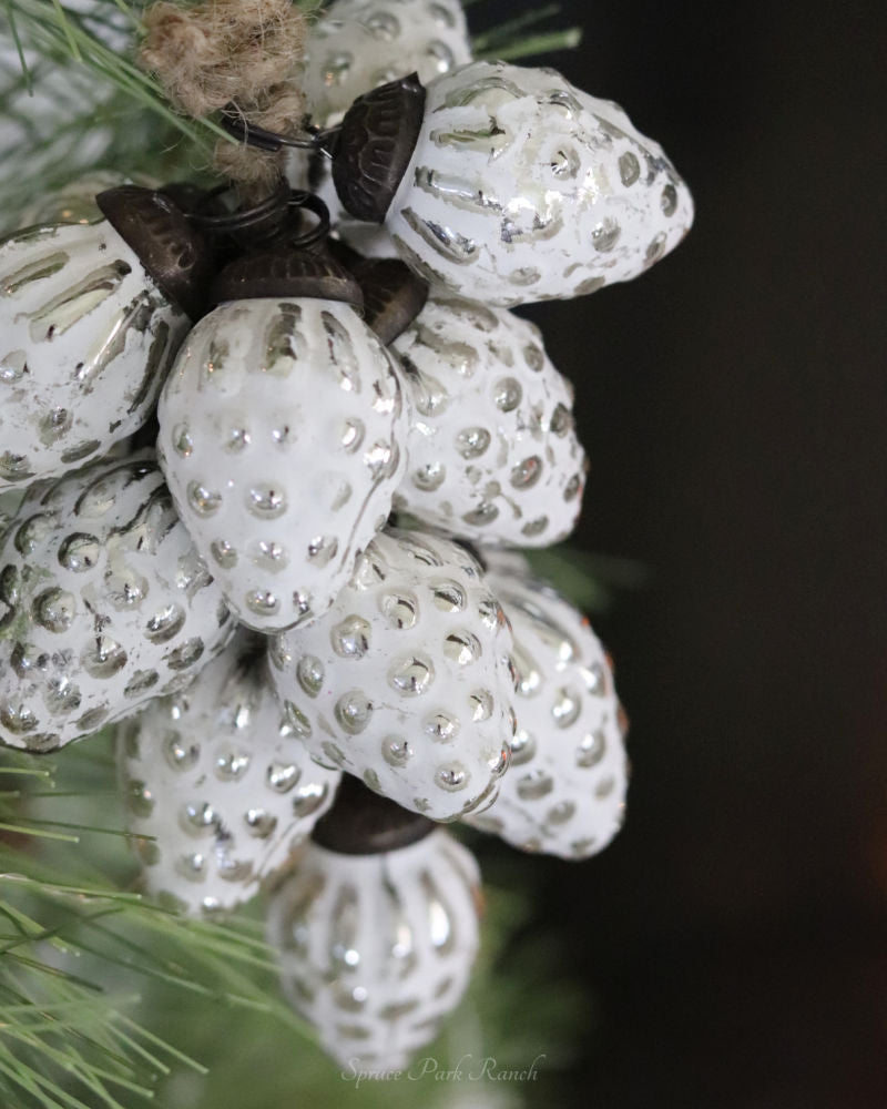 Vintage White Berry Cluster
