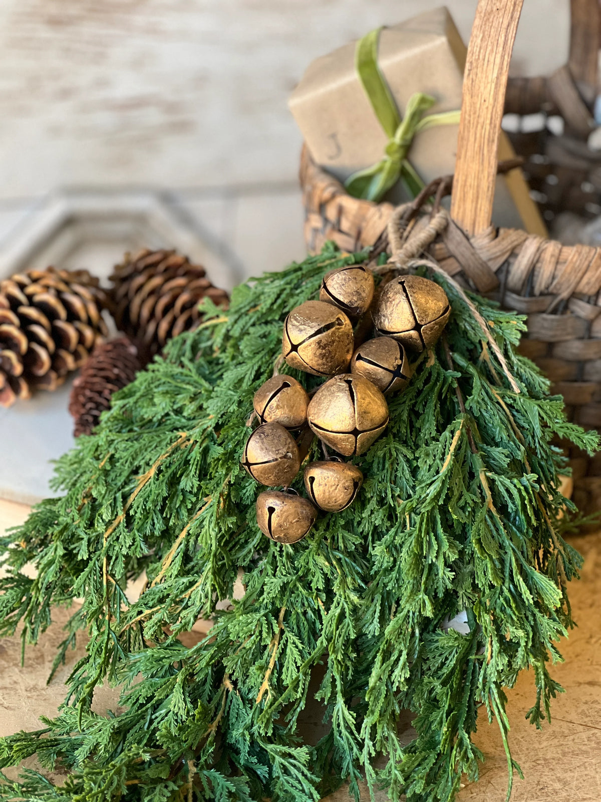 Gold Song Bell Drop 8"