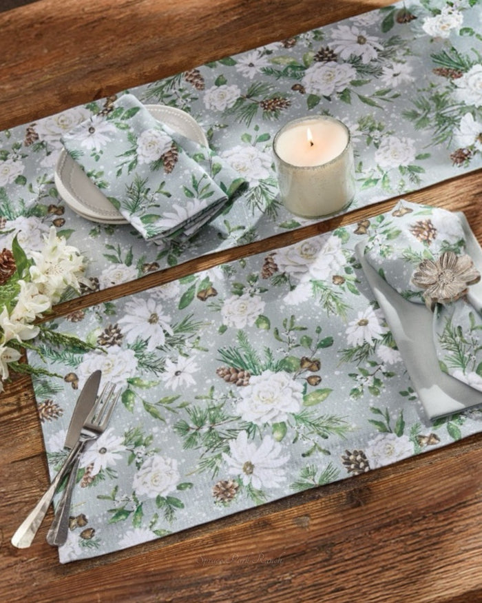 Christmas Linens, Textiles & Pillows