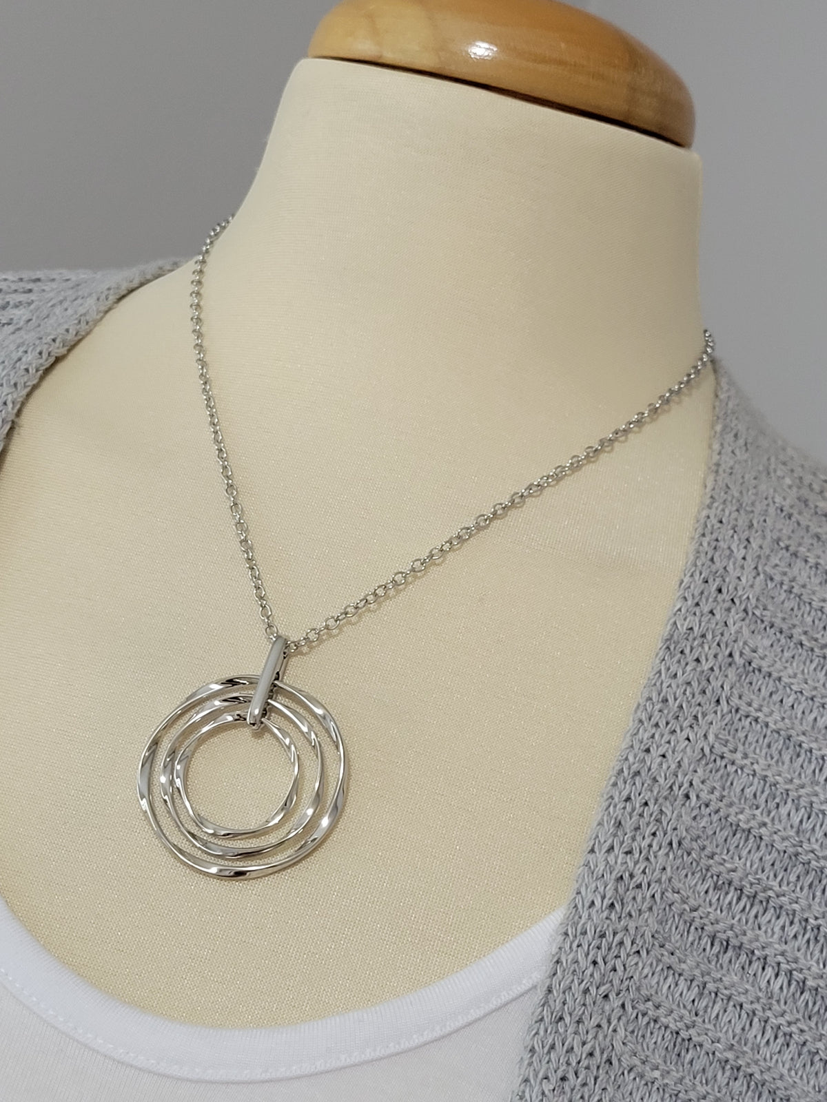 Trinity Necklace Silver