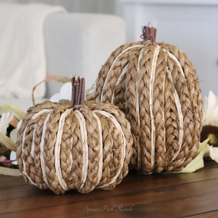Brown Braided Corn Husk Pumpkin