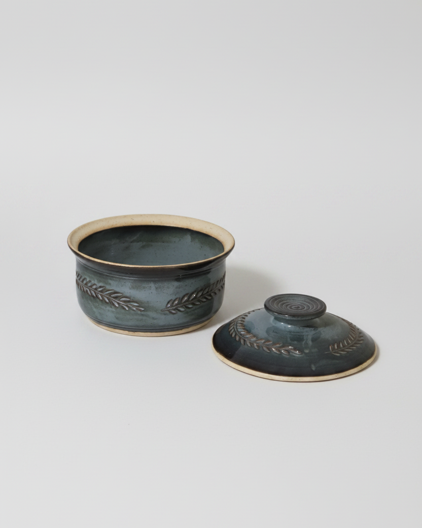Wheat Design Crock Midnight Blue 8"Dia