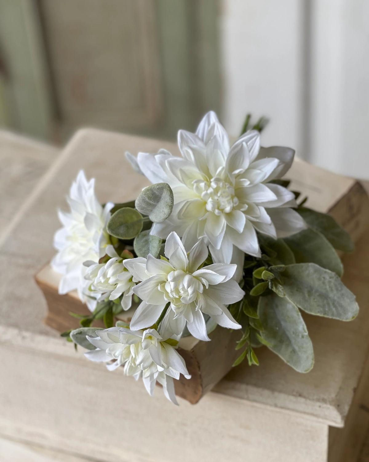 Arabesque Blooms Collection