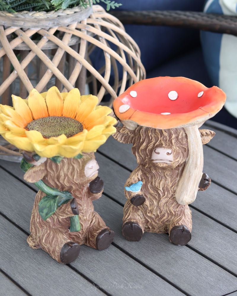 Highland Cow Birdfeeder