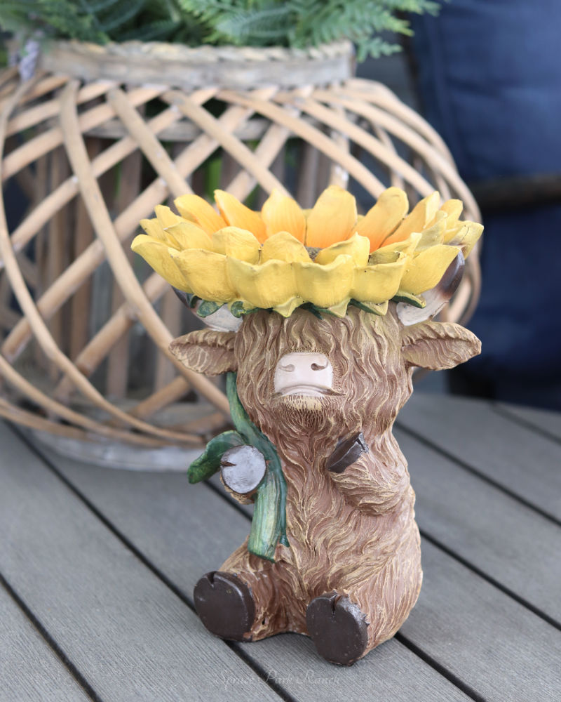 Highland Cow Birdfeeder