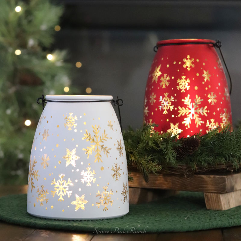 Lighted Glass Snowflake Design Lantern