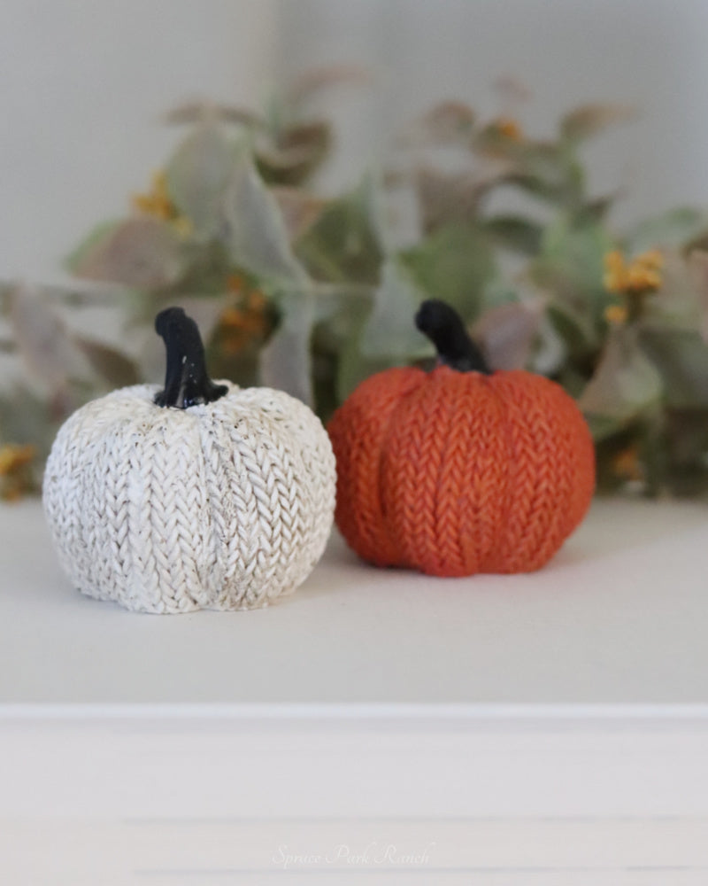 Resin Mini Knit Pumpkin