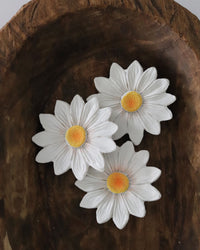 Mini White Resin Daisy
