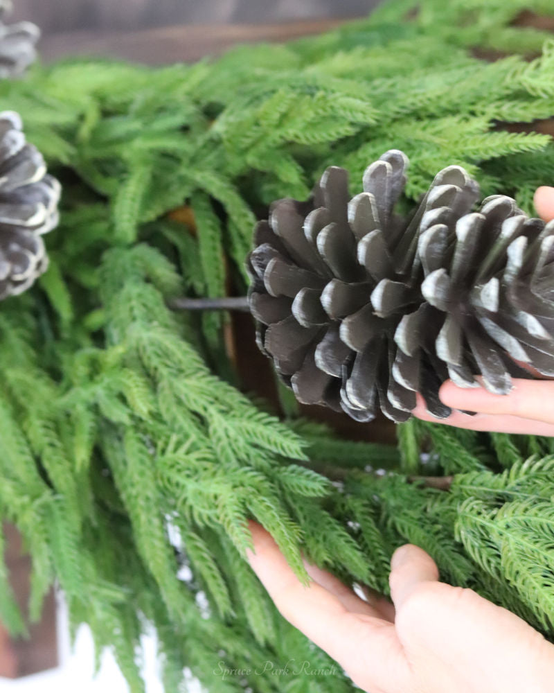 Pinecone Pick 12.5"