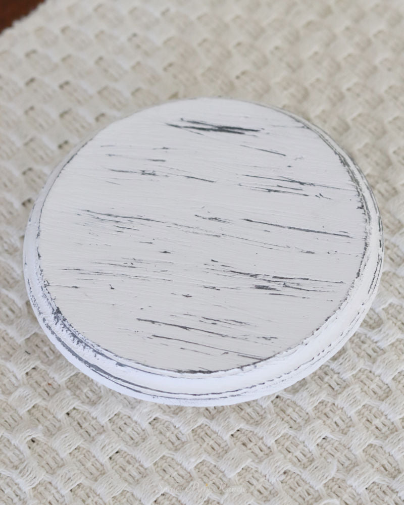 White Wood Round Riser – Spruce Park Ranch