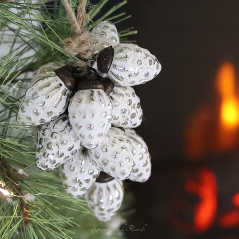 Vintage White Berry Cluster