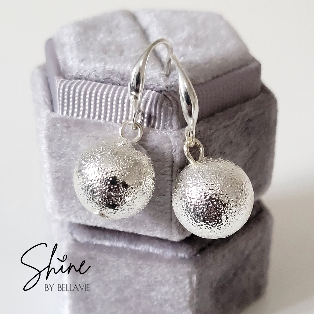 Pretty 2025 drop earrings