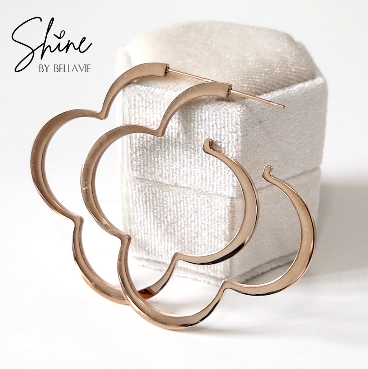 BELLAVIE Signature Quatrefoil Hoop Earrings