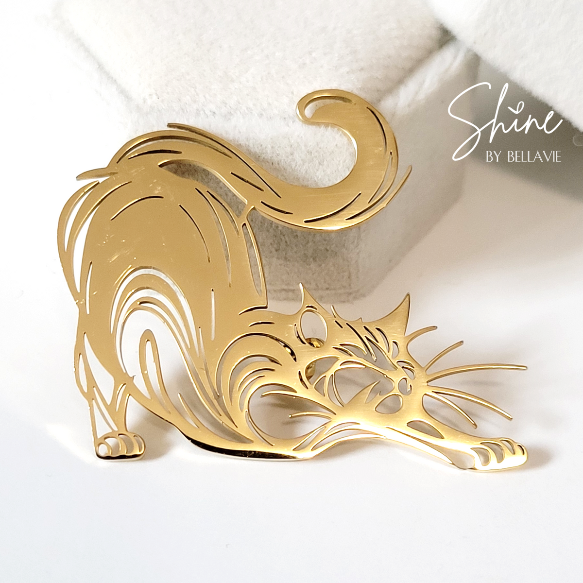 Flowing Stretching Cat Pin