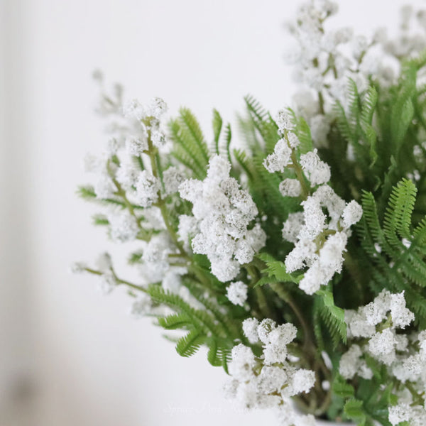 White Berry With Foliage Bundle 15"