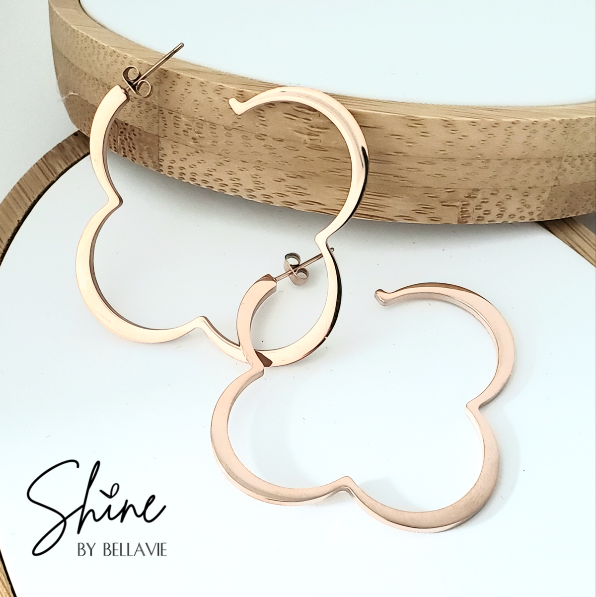 BELLAVIE Signature Quatrefoil Hoop Earrings
