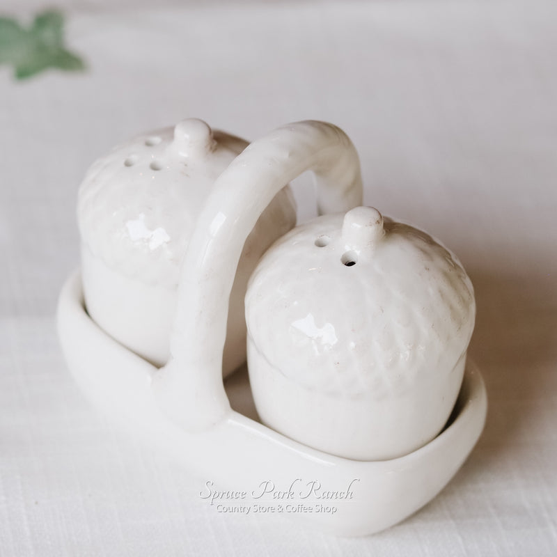 Acorn Salt & Pepper Set